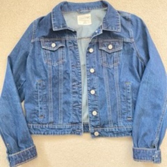 Classy Ladies  Denim Jean Jacket - Picture 2 of 5